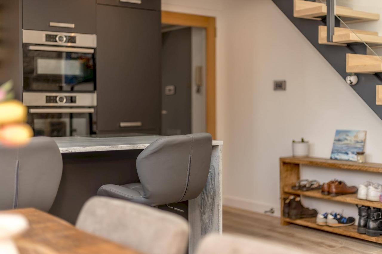 Pass The Keys Stunning 3 Bed Loft Style Apt With Free Parking Edinburgh Exterior photo