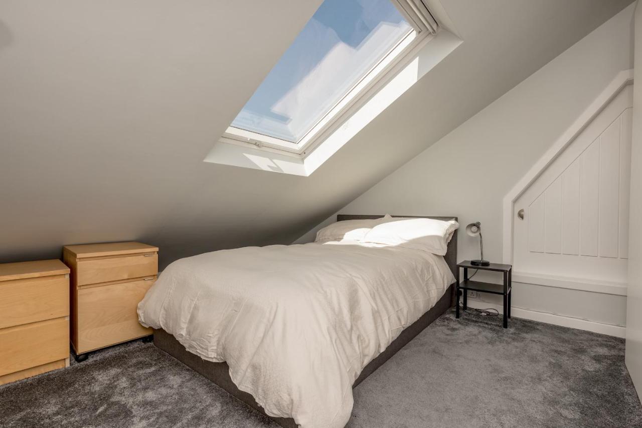 Pass The Keys Stunning 3 Bed Loft Style Apt With Free Parking Edinburgh Exterior photo